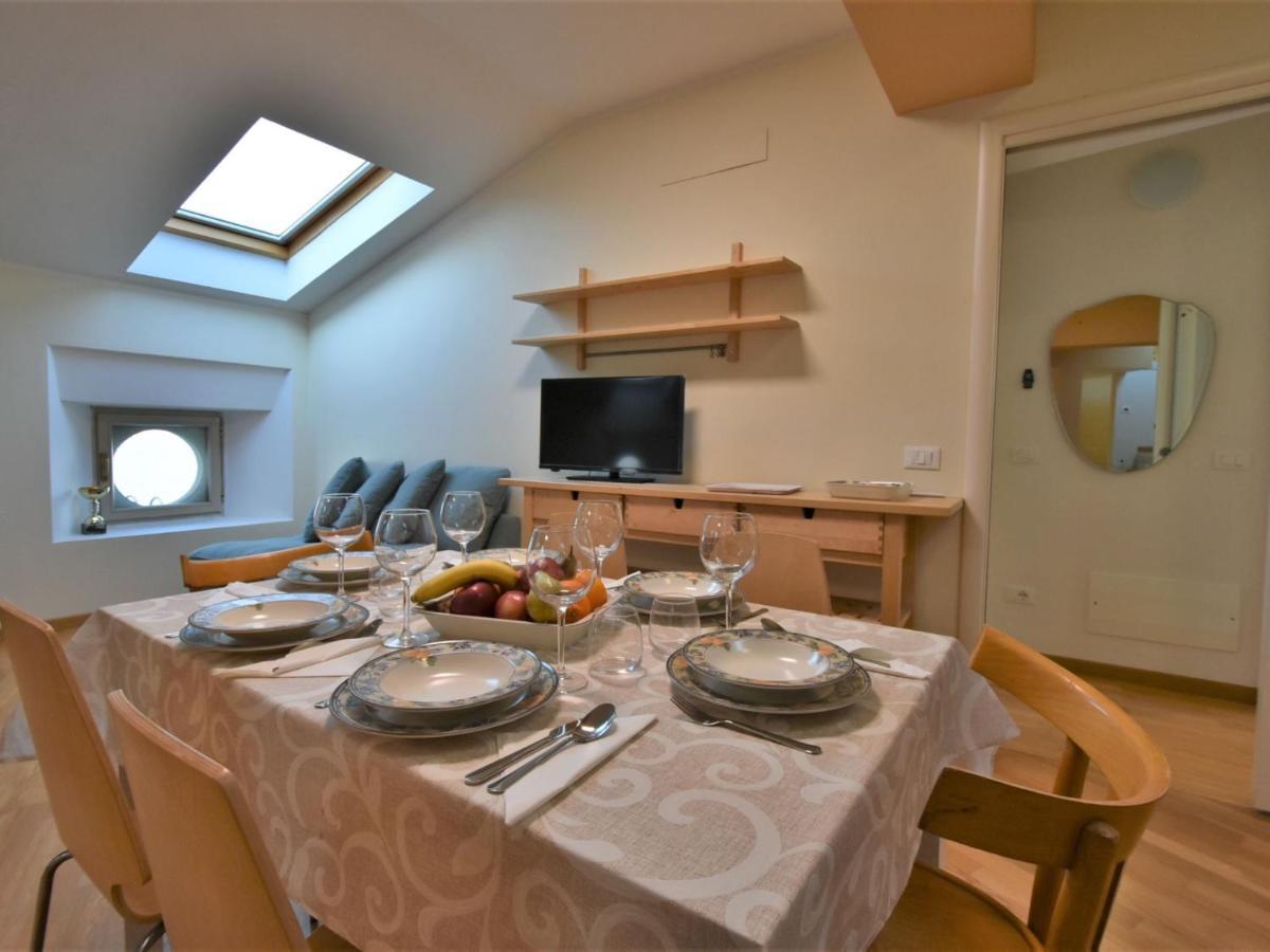 Apartment Duomo Mansarda By Interhome Iseo Eksteriør bilde