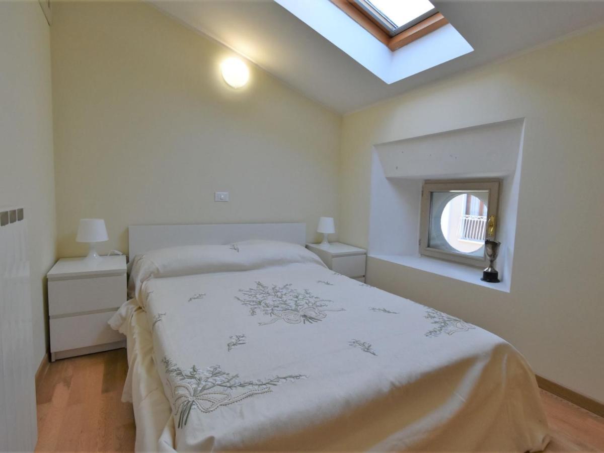 Apartment Duomo Mansarda By Interhome Iseo Eksteriør bilde